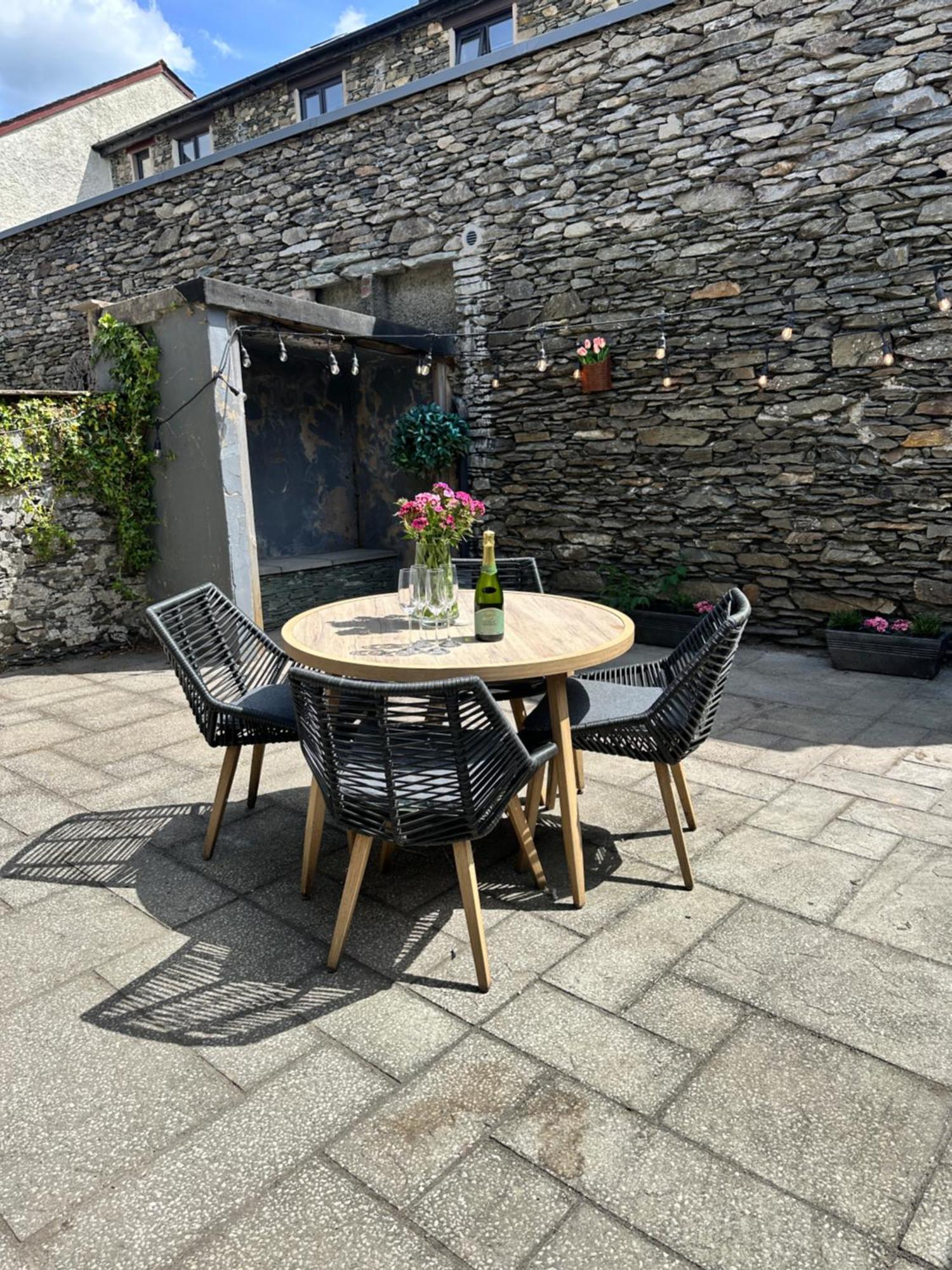 Woodland Cottage - Private Courtyard - Pet Friendly Retreat In The Heart Of Windermere Exterior foto
