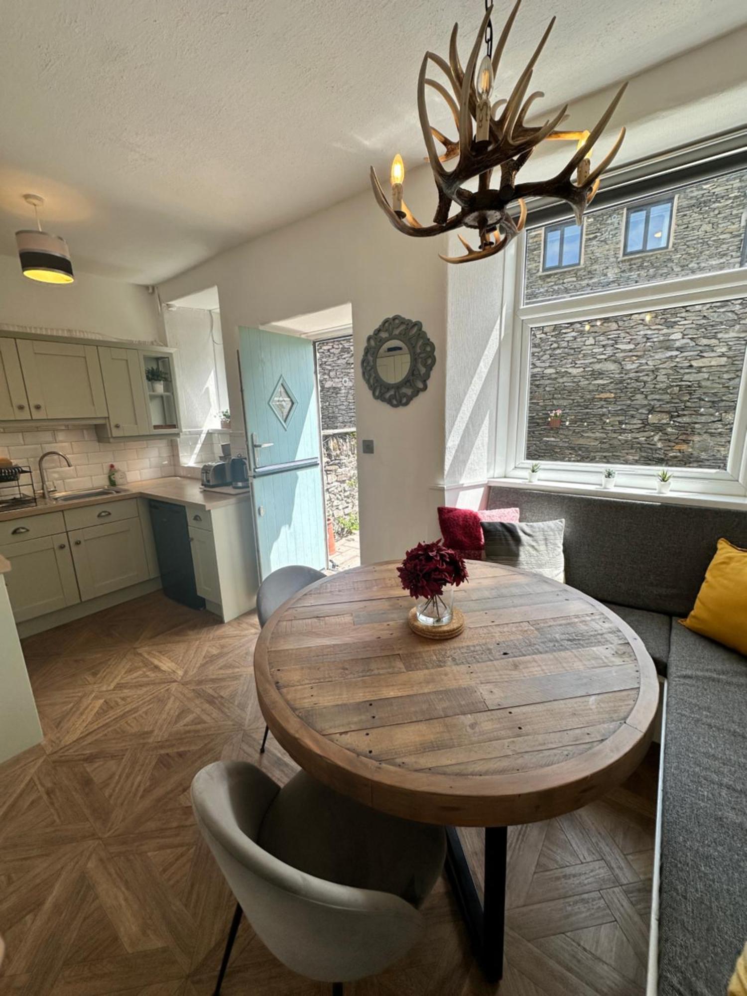 Woodland Cottage - Private Courtyard - Pet Friendly Retreat In The Heart Of Windermere Exterior foto